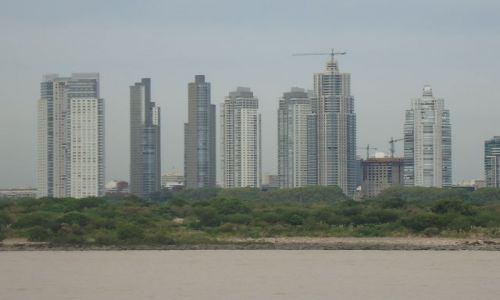 Zdjecie ARGENTYNA / Buenos Aires / Avellaneda / Dock Sud / Nowe Buenos