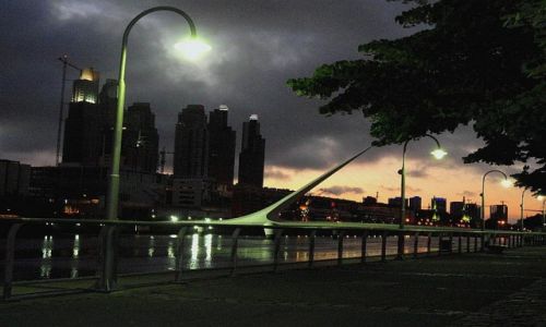 Zdjecie ARGENTYNA / Buenos Aires / Buenos Aires / Puerto Madero nad ranem