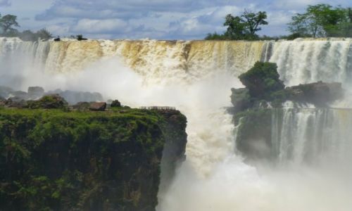 Zdjecie ARGENTYNA / okolice Puerto Iguassu / Wodospady Iguassu / robi wraenie....