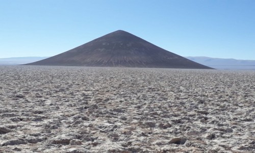Zdjęcie ARGENTYNA / Salta / Salar Arizaro / Cono Arita - tajemniczy stożek