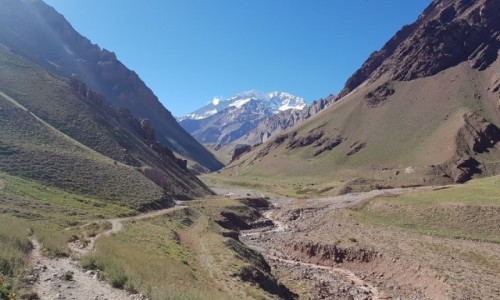 Zdjcie ARGENTYNA / Andy / Dolina Horcones / Dolina Horcones, w tle Aconcagua 6962m