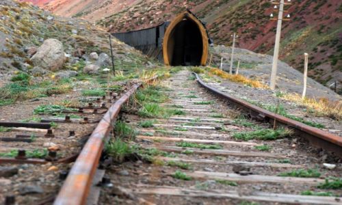 Zdjecie ARGENTYNA / Mendoza / Andes mountains range / tunel do nikad