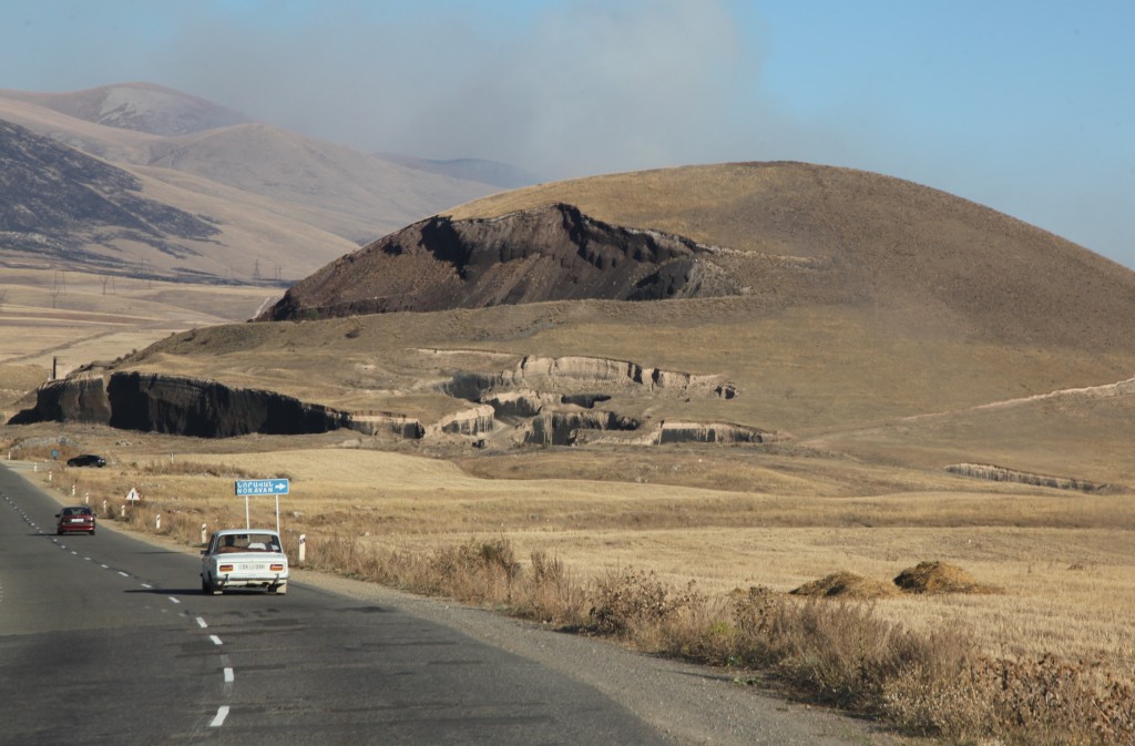 Zdjęcia: Zorats Karer, Sisian, Droga, ARMENIA Zdjęcia: Zorats Karer, Sisian, Droga, ARMENIA