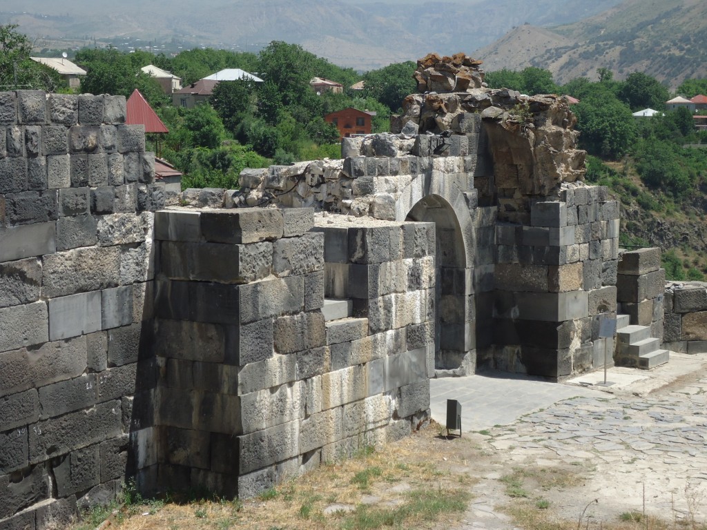 Zdjęcia: Garni, Kotajk, Fragment murów, ARMENIA Zdjęcia: Garni, Kotajk, Fragment murów, ARMENIA