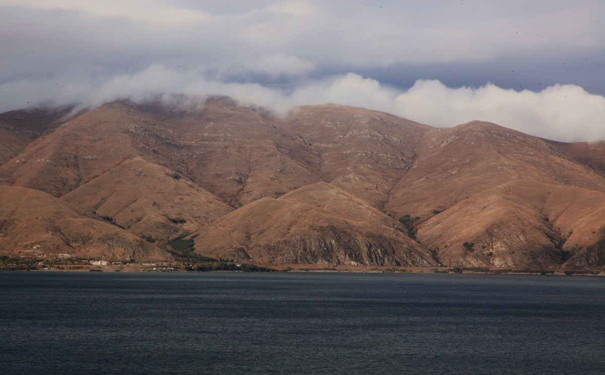 Zdjęcia: Sevan, Gegharkunik, Skalisty brzeg, ARMENIA Zdjęcia: Sevan, Gegharkunik, Skalisty brzeg, ARMENIA