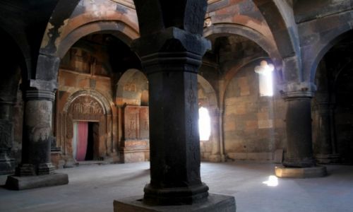 Zdjcie ARMENIA / Owanawank / Owanawank / Wewntrz zabytkowego kocioa