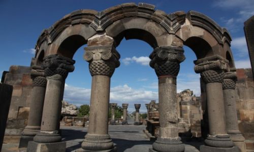 Zdjcie ARMENIA / Eczmiadzin / Zvartnots / Katedra w Zvartnots