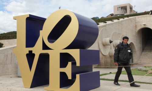 Zdjęcie ARMENIA / Erywań / Centrum Sztuki Cafesjana / Strażnik miłości