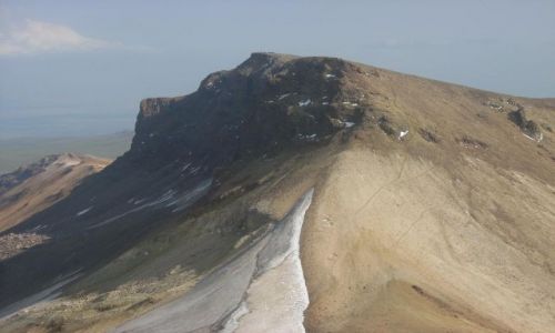 Zdjęcie ARMENIA / brak / Wulkan Aragats (4090 m) najwyzsza gora Armenii / Widok na północny wierzchołek