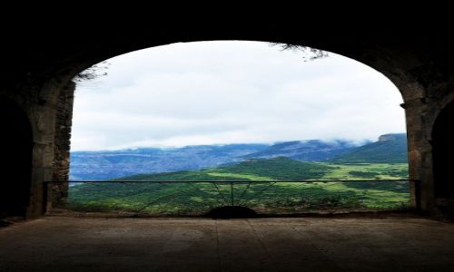 Zdjcie ARMENIA / prowincja Syunik / wioska Tatev / Okno