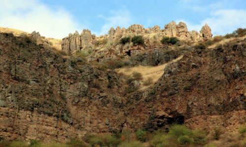 Zdjcie ARMENIA / Kotajk / Geghard / Skalny grzebie