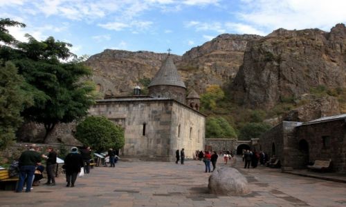 Zdjcie ARMENIA / Kotajk / Geghard  / Klasztor Geghard