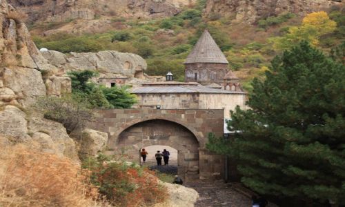 Zdjcie ARMENIA / Kotajk / Geghard  / Do wityni