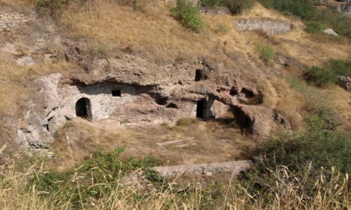 Zdjecie ARMENIA / Goris / Stary Khandzoresk / Skalne mieszkanie - opuszczona skalna osada Stary Khandzoresk