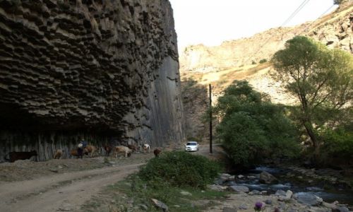 Zdjecie ARMENIA / Garni / dolina Azat / Symfonia kamieni i bydo