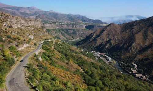 Zdjcie ARMENIA / Lori Marz / Alaverdi / Dwie drogi