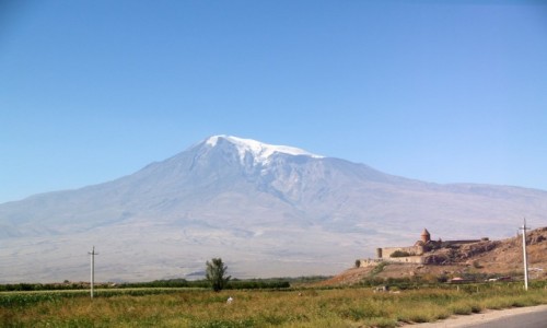 Zdjecie ARMENIA / -Artashat / Prowincja Araratska / Khor Virap a w tle Swieta Gora Ararat