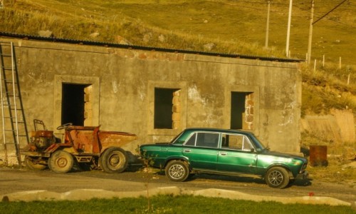 Zdjecie ARMENIA / ok. Meghradzor / mdzy Margahovit a Meghradzor / Echa przeszoci...