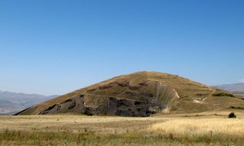 Zdjęcie ARMENIA / Południowa Armenia / okolice Kapan / Stożek