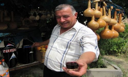 Zdjecie ARMENIA / Areni / przy drodze / Poczstunek na trasie