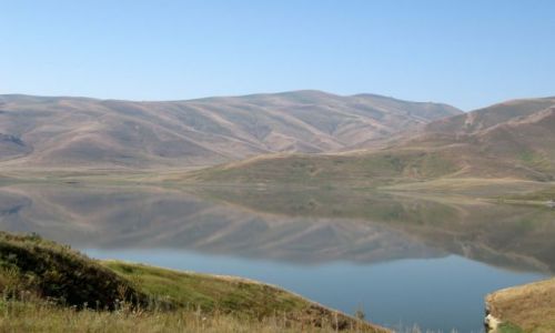 Zdjecie ARMENIA / pd Armenia / widok z drogi / Jezioro Artsvanik