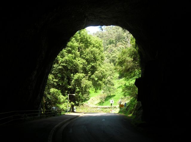 Zdjęcia: Blue mountains, NSW, widok z tunelu, AUSTRALIA Zdjęcia: Blue mountains, NSW, widok z tunelu, AUSTRALIA