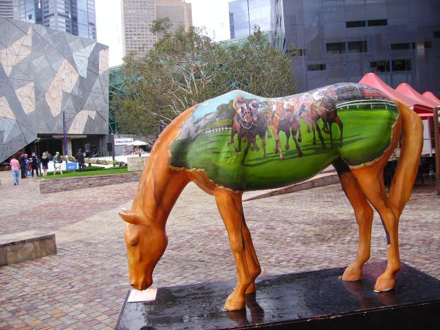 Zdjęcia: Federation Square, Melbourne, koń jaki jest każdy widzi, AUSTRALIA Zdjęcia: Federation Square, Melbourne, koń jaki jest każdy widzi, AUSTRALIA