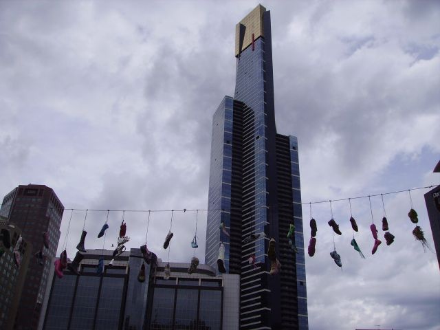 Zdjęcia: Southbank, Melbourne, czy to nowy sposób reklamy obuwia?, AUSTRALIA Zdjęcia: Southbank, Melbourne, czy to nowy sposób reklamy obuwia?, AUSTRALIA