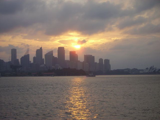 Zdjęcia: Sydney, połud.-wsch.Australia, pochmurny zachód słońca w Sydney, AUSTRALIA Zdjęcia: Sydney, połud.-wsch.Australia, pochmurny zachód słońca w Sydney, AUSTRALIA