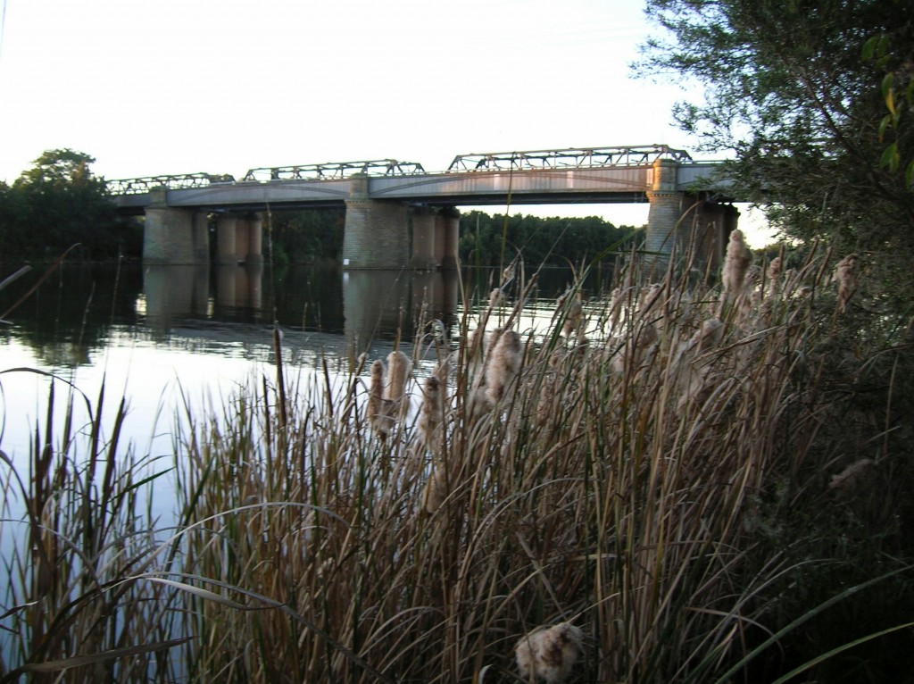 Zdjęcia: Penrith, Zach Sydney, Widok na most o zmierzchu, AUSTRALIA Zdjęcia: Penrith, Zach Sydney, Widok na most o zmierzchu, AUSTRALIA