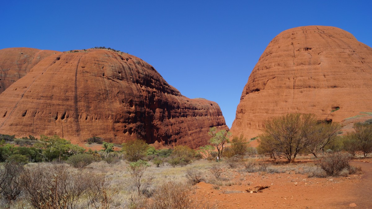Zdjęcia: Ayers Rock, Terytorium Północne, Uluru od tyłu, AUSTRALIA Zdjęcia: Ayers Rock, Terytorium Północne, Uluru od tyłu, AUSTRALIA
