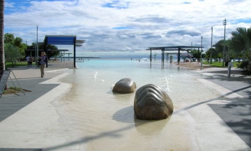 Zdjęcie AUSTRALIA / Queensland / w miescie / Cairns, sztuczne fontanny