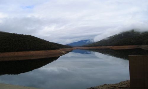 Zdjcie AUSTRALIA / NSW, niedaleko Canberry / Googong dam / Rzeka przy Googong dam