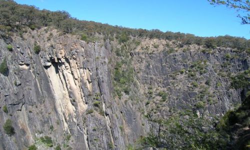 Zdjecie AUSTRALIA / NSW / Okolice Wolcha,pn-wschod od Canberry / Klify w Oxley National Park