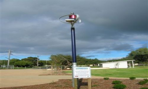 Zdjcie AUSTRALIA / Zach.Australia / Dunsborough / Pionowy wiatrak-zasilajacy park