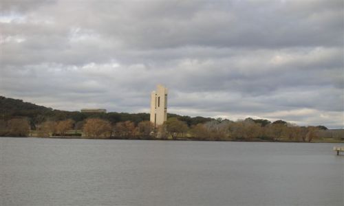 Zdjęcie AUSTRALIA / ACT / Canberra-stolica Australii / Dzwonnica nad jez. Burley Griffith