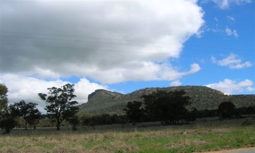 Zdjęcie AUSTRALIA / Riverina, NSW / The Rock reserve / The Rock-samotna skala, interia