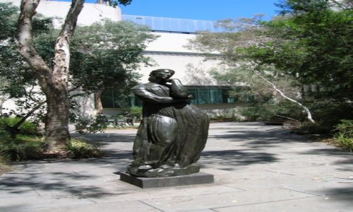 Zdjęcie AUSTRALIA / ACT / National Galery / Rzezba kobiety