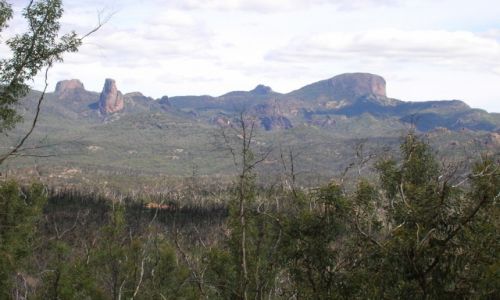 Zdjecie AUSTRALIA / Outback wschodni / Warrumbungle Nat. Park / Szczyty po-wulkaniczne