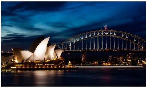 Zdjecie AUSTRALIA / Sydney / Sydney / Harbor Bridge Skyline