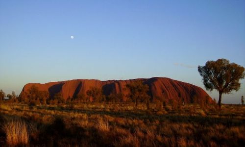 Zdjecie AUSTRALIA / rodkowa Australia / Ayers Rock / Uluru o wicie
