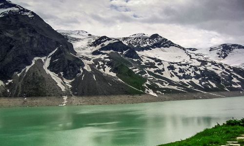 Zdjecie AUSTRIA / Salzburger Land  Okolice Kaprun.  / Sztuczne jezioro Wasserfalldoden / A woda jest zielona