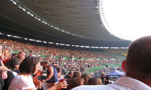 Zdjęcie AUSTRIA / Wieden  / stadion Ernst Happel  / koncert AC DC-czekamy-jest nas coraz wiecej