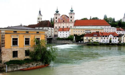 Zdjecie AUSTRIA / Górna Austria / widok na kościól św. Michała Archanioła / Steyr,