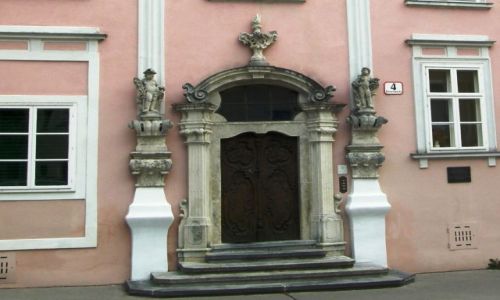 Zdjecie AUSTRIA / Górna Austria / Kerms - wejście do barokowej kamienicy / Barokowe wejście