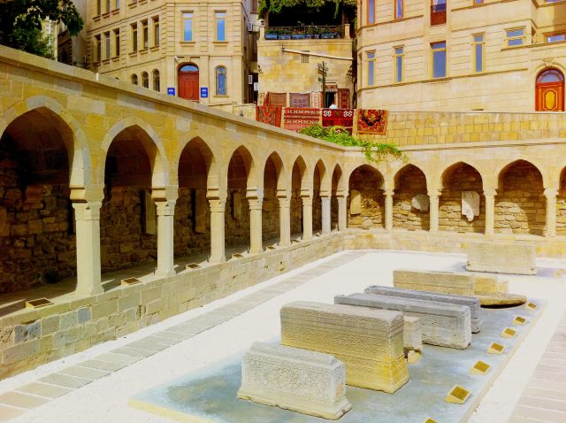 Zdjęcia: Baku, Półwysep Apszeroński, W blasku słońca., AZERBEJDżAN Zdjęcia: Baku, Półwysep Apszeroński, W blasku słońca., AZERBEJDżAN