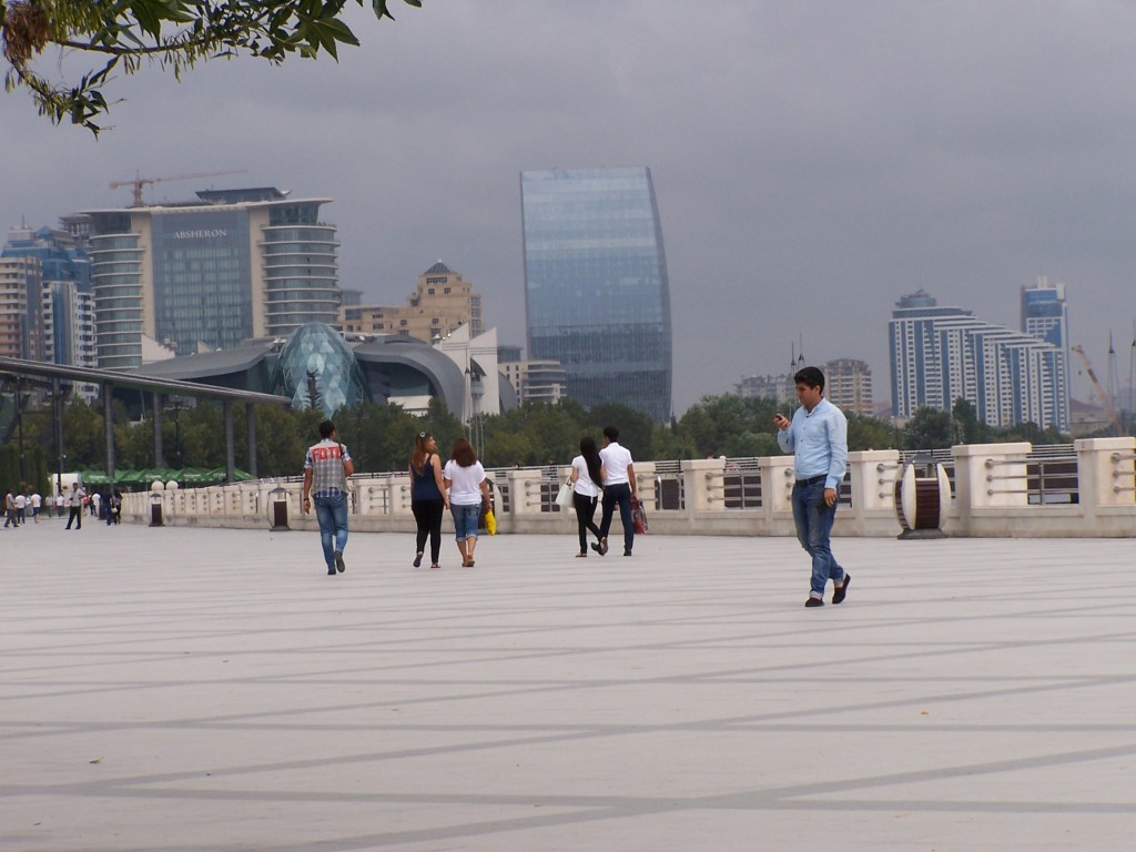 Zdjęcia: Bulwar, Baku, Bulwar Nafciarzy , AZERBEJDżAN Zdjęcia: Bulwar, Baku, Bulwar Nafciarzy , AZERBEJDżAN