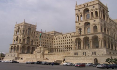 Zdjęcie AZERBEJDżAN / Baku / Widok z Bulwaru Nafciarzy / Dom sowietów