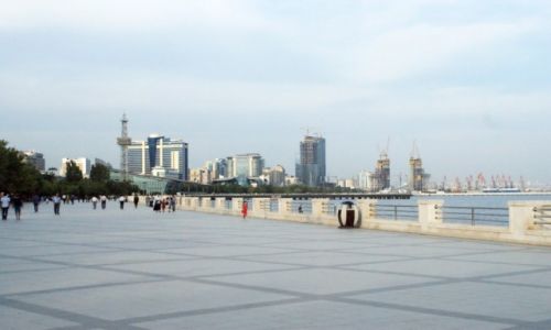 Zdjcie AZERBEJDAN / - / Baku / promenada nad morzem 