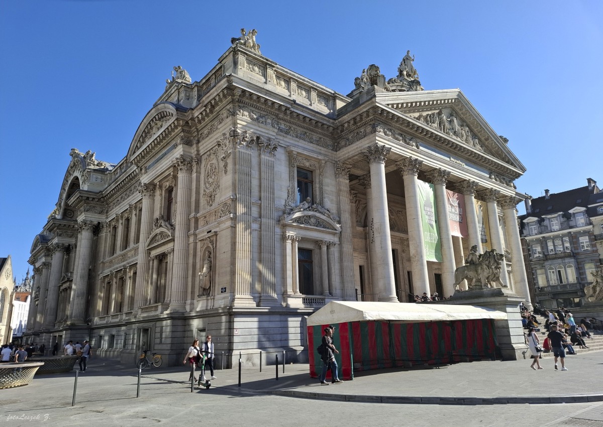 Zdjęcia: Wielki plac, Bruksela., Budynek Giełdy Papierów Wartościowych (La Bourse)., BELGIA Zdjęcia: Wielki plac, Bruksela., Budynek Giełdy Papierów Wartościowych (La Bourse)., BELGIA